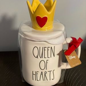 Rae Dunn Disney Alice in Wonderland Queen of Hearts Mug NWT